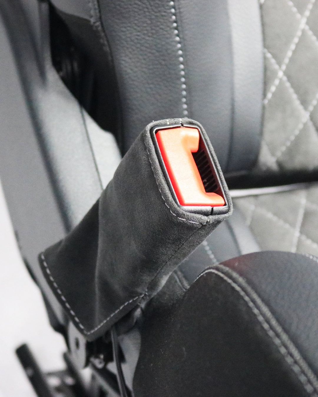 Alcantara Gurtschlossbezüge 135mm für Auto Gurte Anschnaller