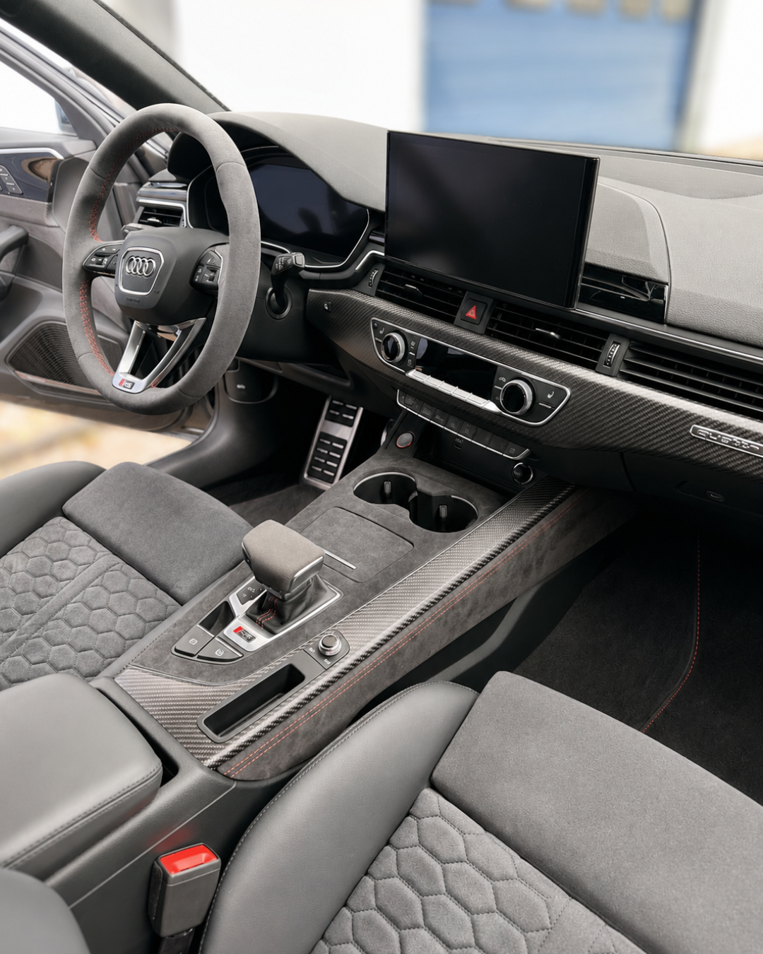 Alcantara Mittelkonsole Dinamica – passend bei Audi B9 A4 A5 S5 RS5 S4 RS4