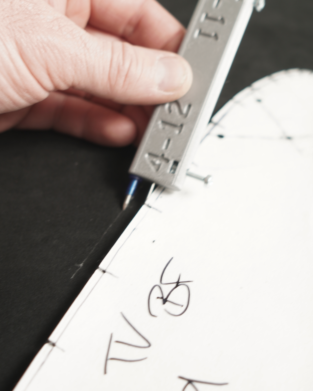 Parallelanreißer mit Stift - Lenkrad beziehen Werkzeug