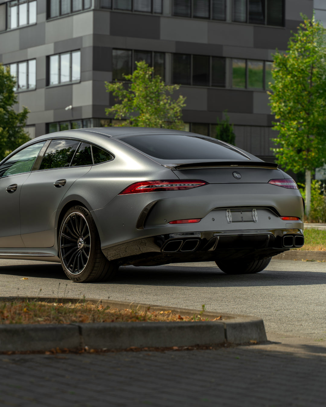 Mercedes-Benz AMG GT 53 4MATIC – MANUFAKTUR Carbon Leder