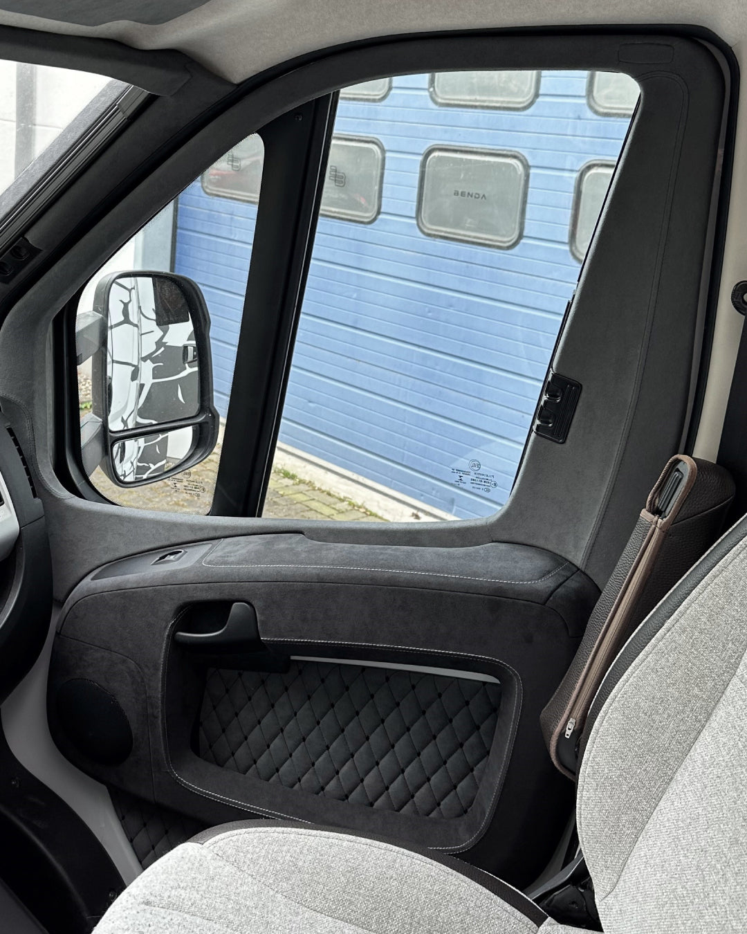 Wohnmobil Türverkleidungen beziehen Alcantara Ducato Basis