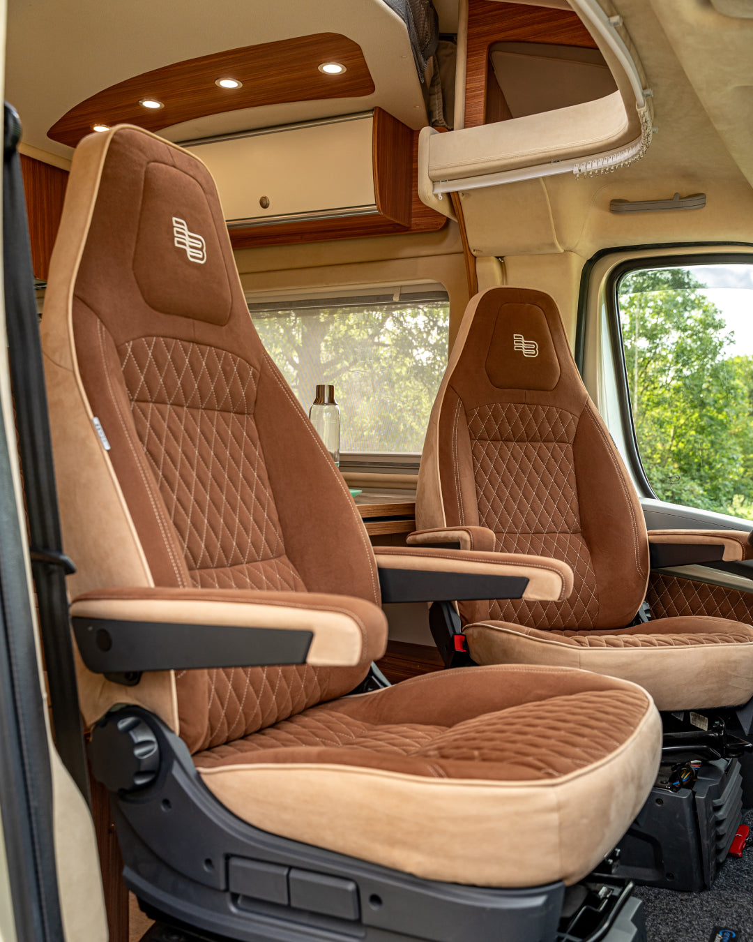 Wohnmobil Sitze beziehen mit Alcantara Bi-color