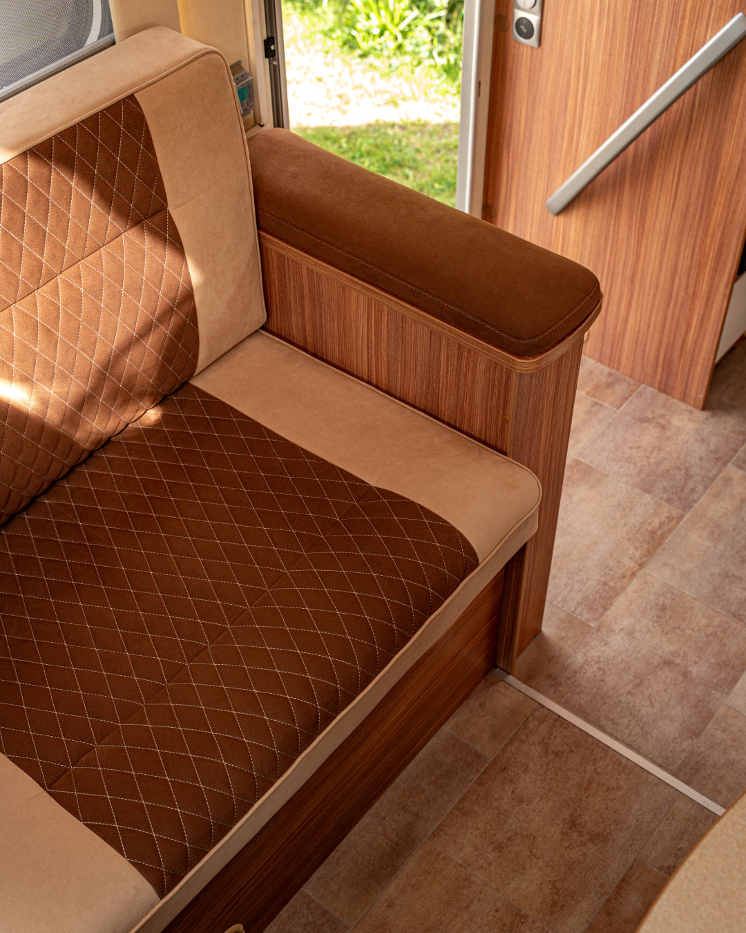 Wohnmobil Sitze beziehen mit Alcantara Bi-color